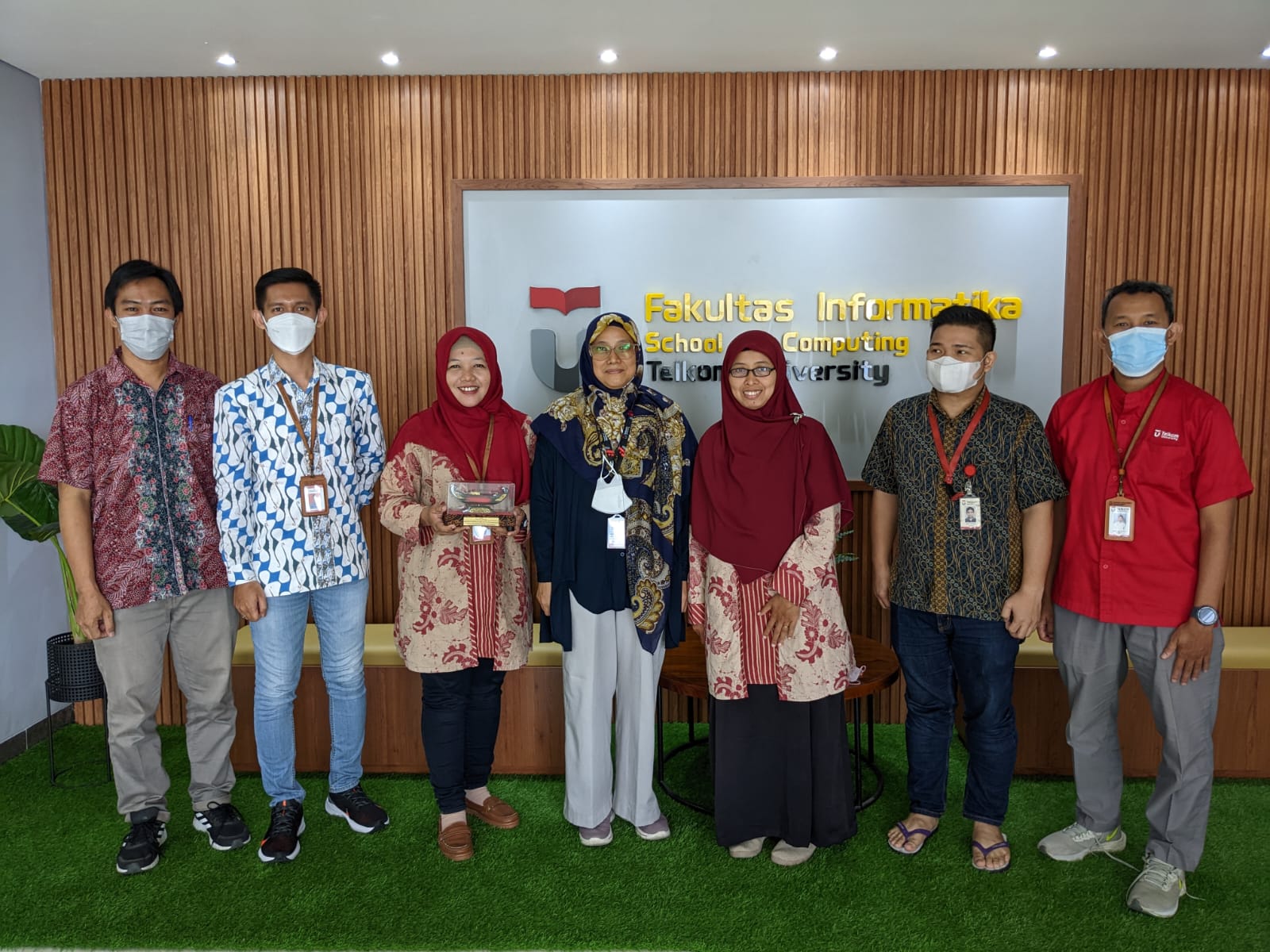 Politeknik Negeri Madiun Studi Banding ke Prodi S1 RPL FIF Telkom University