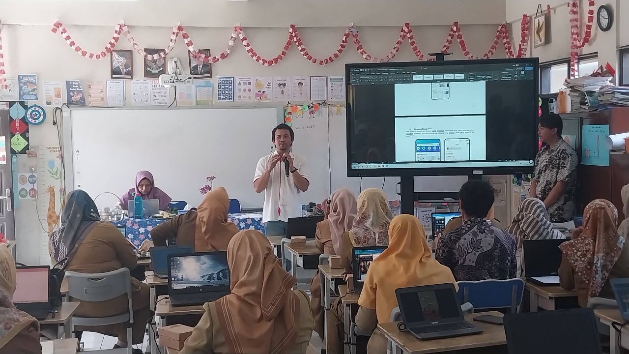 Abdimas: Pelatihan Penggunaan Aplikasi Canva Sebagai Media Ajar Kreatif Bagi Guru Pada SDN 012 Babakan Ciparay